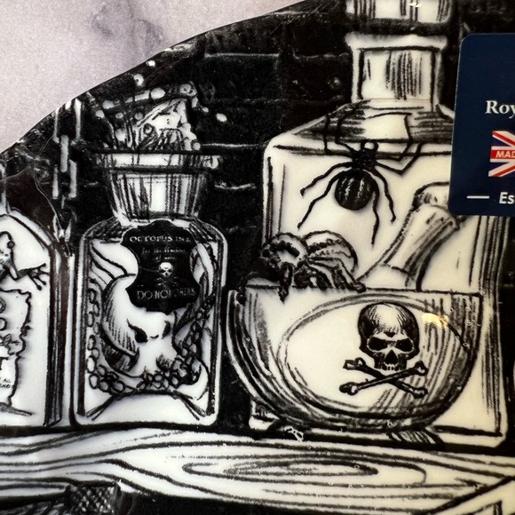 Halloween Laboratory Boiling Eyeballs Dinner Plate Apothecary Rats Poison Bottle - Picture 13 of 16